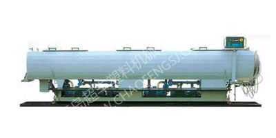 真空定徑機、牽引裝置、切割裝置